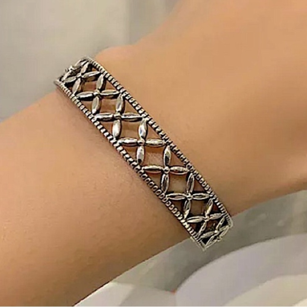 Minimalist Sterling Silver Vintage Bangle Bracelet - Picture 3 of 5